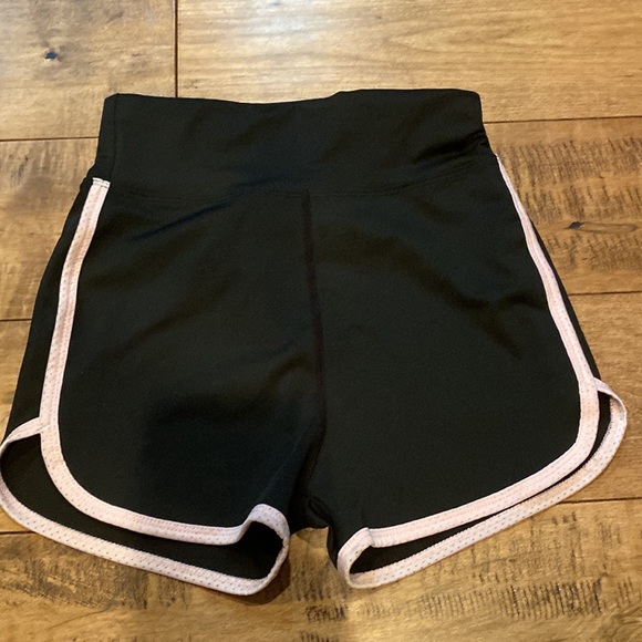 super cute light pink sporty set from shein! - Picture 3 of 4